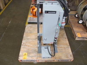 GE 300 LINE-CONTROL COMBINATION MOTOR CONTROLLER, RAINPROOF ENCLOSURE, MO# MTSJ800, 600 VAC, NEMA 2. LOADING & HANDLING FEE $15-4041